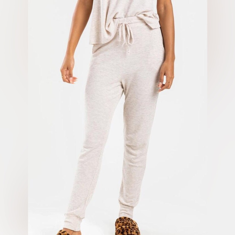 Francesca's Beige/Cream Drawstring Thermal Joggers